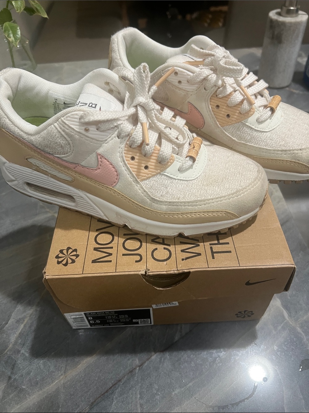 Nike Wimens Air Max 90 SE Cream White Pink Casual Sneakers